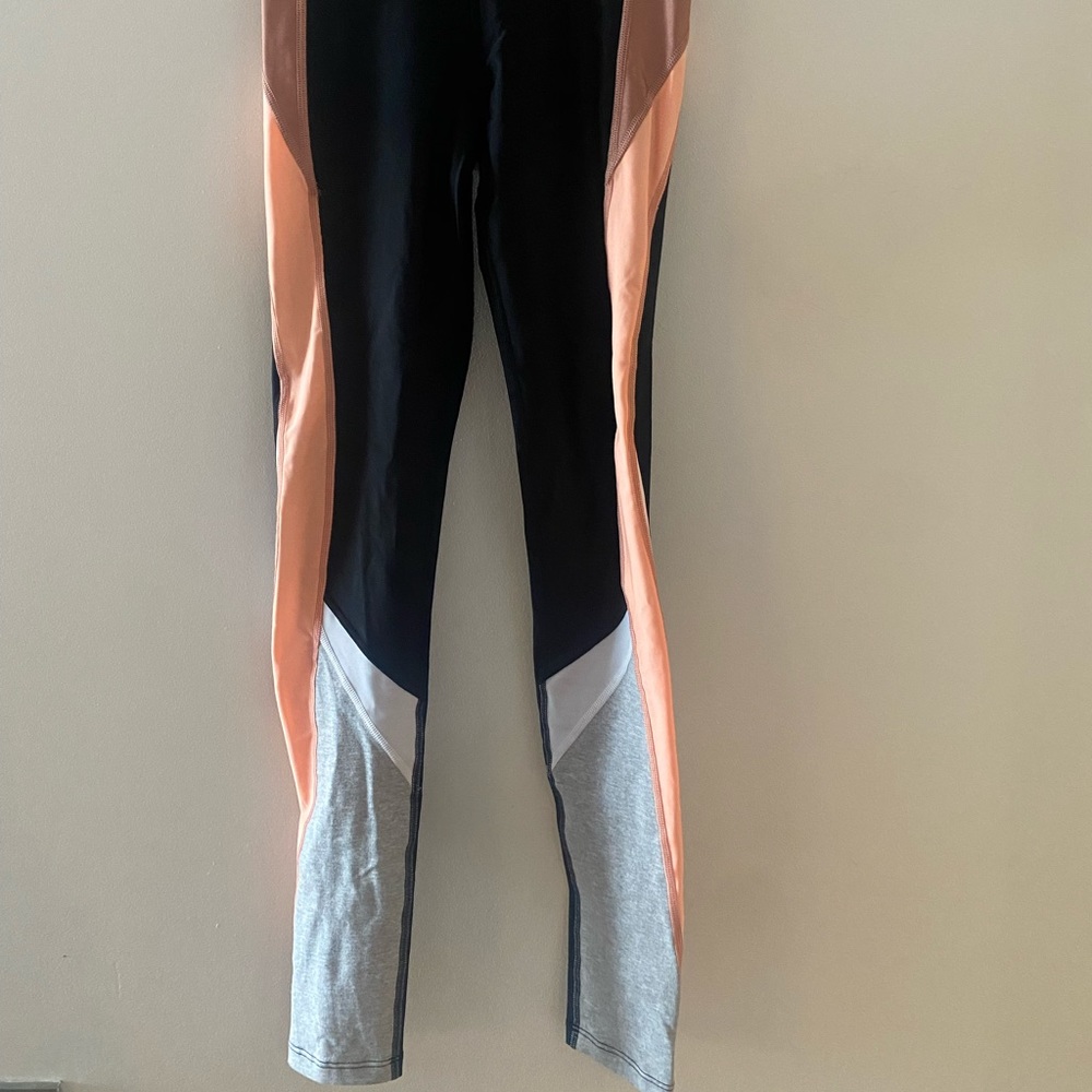 P.E. NATION LEGGINGS SIZE MEDIUM NWT